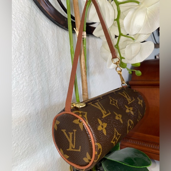 AUTHENTIC 💎VINTAGE LOUIS VUITTON MONOGRAM CANVAS MINI PAPILLON POCHETTE💎 - Picture 3 of 14